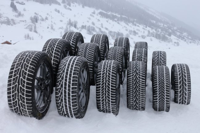 Test dei pneumatici invernali 2025: oltre il 30% sconsigliato dal TCS